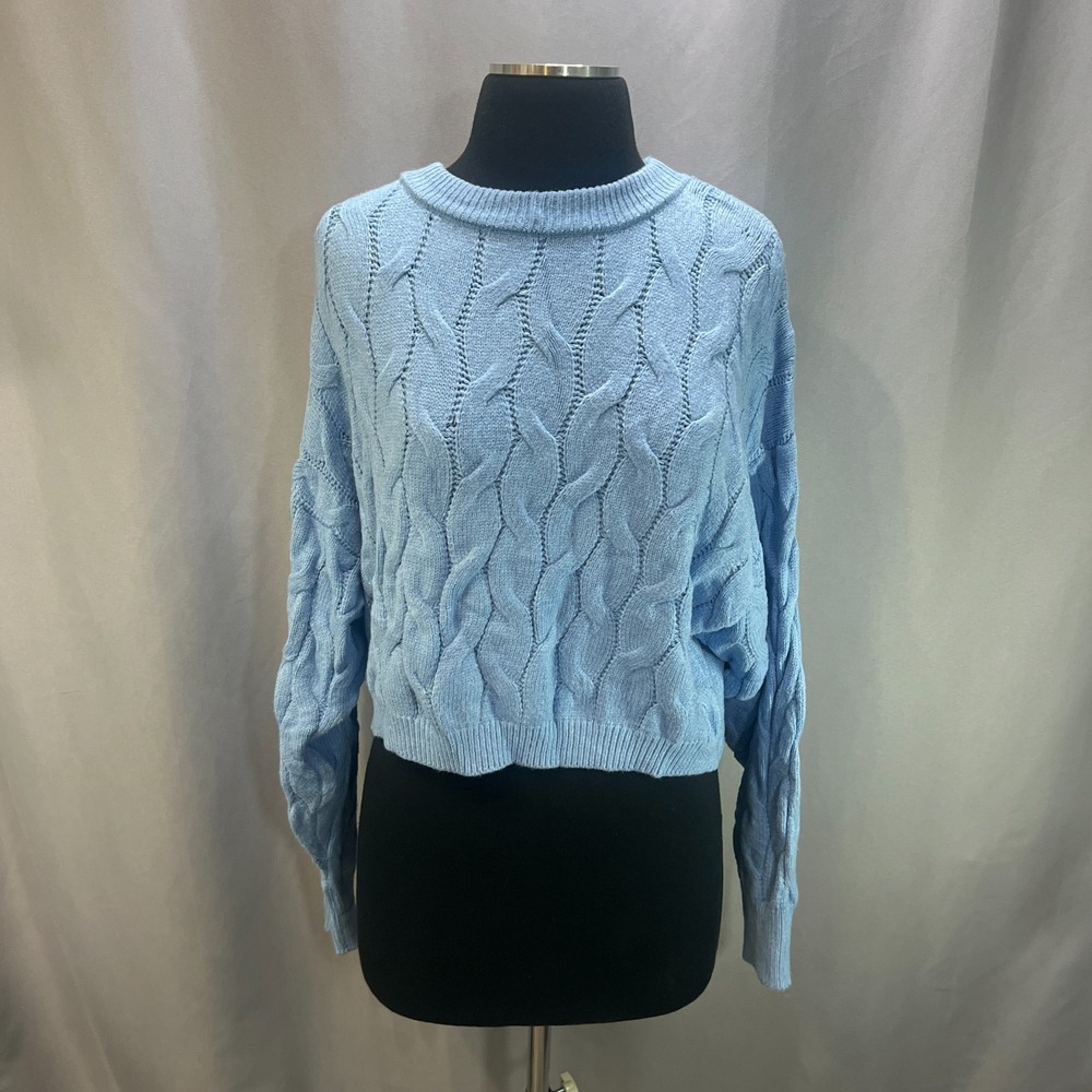 Pink Rose Cropped Sweater Women M Light Blue Cable Knit Crew Neck Drop Shoulders